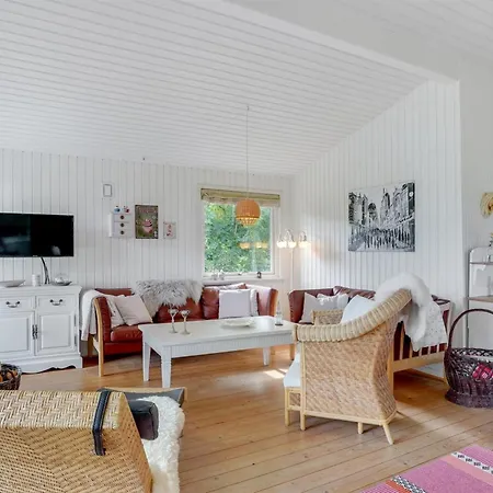 Hébergement de vacances Suoma - 400m To The Fjord By Interhome